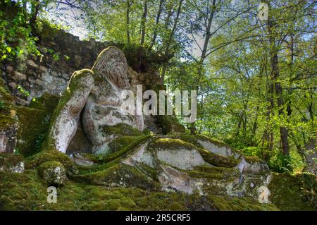 Statue von Neptun, Sacro Bosco Park, Bomarzo, Lazio, Parco dei Mostri, Heiliger Wald, Park der Monster, Italien Stockfoto