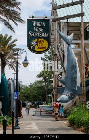 Bass Pro Shops Outdoor World, Außeneingang des großen Camping-, Jagd-, Angeln- und Bootshandels in Destin Florida, USA Stockfoto