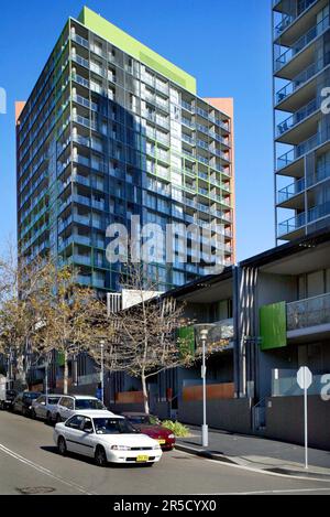 Der neue Vorort Jackson's Landing in Pyrmont, Sydney, NSW, Australien. Das Wohnviertel liegt neben der Anzac Bridge, Johnston's Bay und Glebe Island. Stockfoto