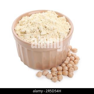 Kichererbsenmehl in Schüssel und auf weißem Boden isolierte Samen Stockfoto