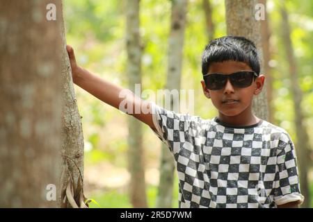 Porträt eines süßen indischen Jungen. Stockfoto