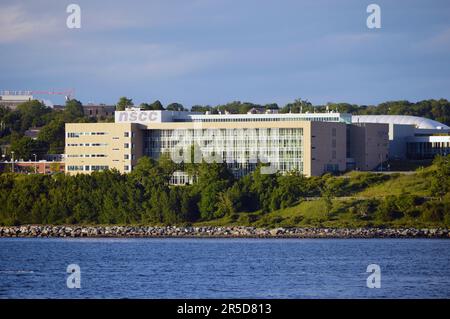 Ivany Campus, ehemals Waterfront Campus, des Nova Scotia Community College (NSCC) in Dartmouth, Nova Scotia, entworfen von Moriyama und Teshima Stockfoto