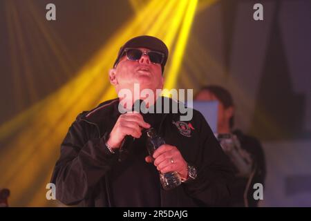 2. Juni 2023 Gloucestershire cheltenham Rennbahn Happy Mondays Headline Performance at Wychwood Festival Day 1 Stockfoto