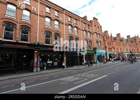 Die George's Street Arcade ist eine prunkvolle einkaufspassage aus dem Jahr 1881, die Indie-Mode-Boutiquen und Lebensmittelhändler sowie Bücher und Schmuck bietet. Dublin, Irland. Stockfoto