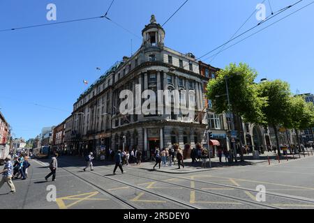 Die Grand Central Dublin Bar in der O'Connell Street in Dublin, Irland. Stockfoto