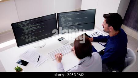 Agile Pair-Programmierung Und Extreme Coding. Unternehmenssoftware Stockfoto