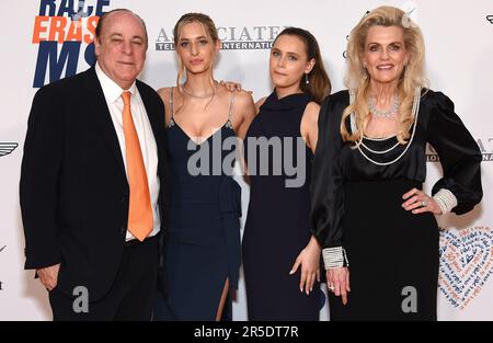 Century City, USA. 02. Juni 2023. Ken Rickel, Mariella Rickel, Isabella Rickel und Nancy Davis kommen am 2. Juni 2023 zum 30. Jährlichen Rennen zur Löschung von MS Gala im Fairmont Century Plaza in Century City, Kalifornien. © Lisa OConnor/AFF-USA.com Kredit: AFF/Alamy Live News Stockfoto