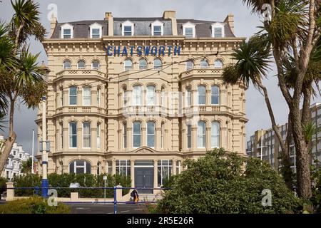 Eastbourne, East Sussex, Großbritannien - August 7 2021: Chatsworth Hotel. Viktorianisches Hotel am Meer. Stockfoto