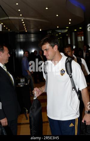 Das LA Galaxy Football Team wird von Fans begrüßt, die im Star City Casino nach Sydney fliegen, wo sie für die Dauer ihres Besuchs in Sydney bleiben. David Beckham kam früher am Tag an, nachdem er mit einem Privatjet aus England eingeflogen war. Sydney, Australien. 25.11.07. Stockfoto