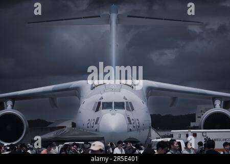 Die Kawasaki C-2 ist ein militärisches Transportflugzeug. Es wurde von der Kawasaki Aerospace Company entwickelt und hergestellt. Stockfoto