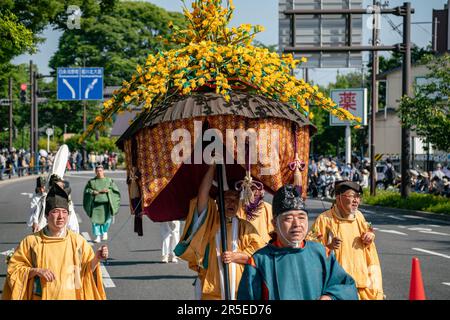 Parade auf dem AOI Matsuri Festival 2023 in Kyoto, Japan. Stockfoto