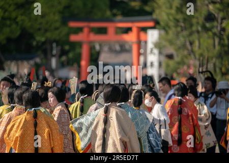 Parade auf dem AOI Matsuri Festival 2023 in Kyoto, Japan. Stockfoto