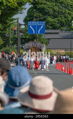 Parade auf dem AOI Matsuri Festival 2023 in Kyoto, Japan. Stockfoto