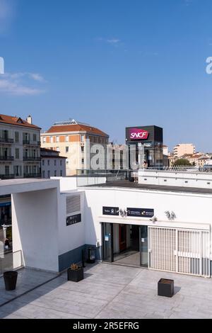 Frankreich, Provence Alpes Cote d'Azur, Cannes, 2022-08-11. Tourismus und Alltag in der mythischen Stadt Cannes, berühmt für ihr Filmfestival und ihre Stockfoto