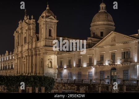 Noto Sizilianische Kathedrale von San Nicolò in der Nacht Stockfoto