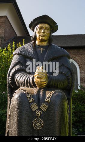 Statue von Sir Thomas Moore, Cheyne Walk, Chelsea, Royal Borough of Kensington and Chelsea, London, England, Vereinigtes Königreich Stockfoto