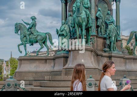 wien, österreich. 23. April 2023 das Maria-theresia-Denkmal ist eines der wichtigsten Denkmäler der habsburger Monarchie in Wien Stockfoto