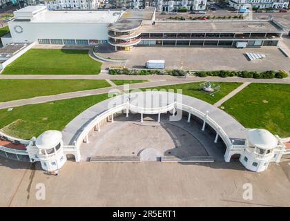 Luftaufnahme des De La Warr Pavillons in Bexhill auf dem Meer an der Ostküste von sussex Stockfoto