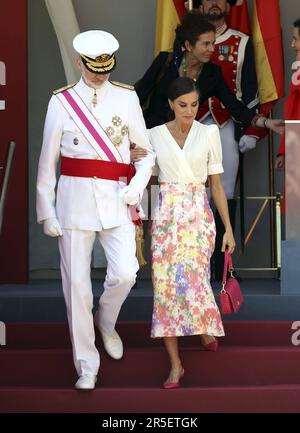 König Felipe VI. Und Königin Letizia während Spaniens Nationalwaffentag 2023 in Granada am Samstag, den 3. Juni 2023. Kredit: CORDON PRESS/Alamy Live News Stockfoto