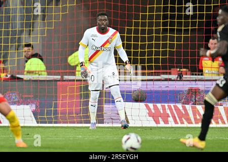 Linse, Frankreich. 27. Mai 2023. Torwart Brice Samba (30) von RC Lens, das während eines Fußballspiels zwischen dem Rennclub de Lens und dem AC Ajaccio am 37. Spieltag der Ligue 1 Uber Eats Saison 2022-2023 am Sonntag, den 27. Mai 2023 in Lens, Frankreich, gezeigt wurde. Kredit: Sportpix/Alamy Live News Stockfoto