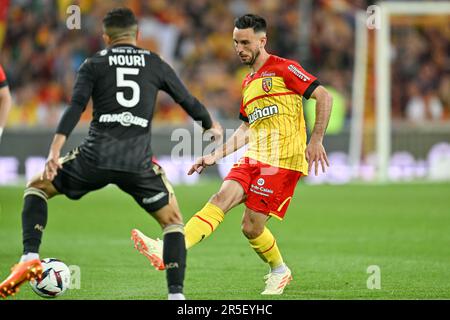 Adrien Thomasson (28) von RC Lens, das während eines Fußballspiels zwischen T Racing Club de Lens und AC Ajaccio am 37. Spieltag der Ligue 1 Uber Eats Saison 2022-2023 am Sonntag, den 27. Mai 2023 in Lens, Frankreich, abgebildet wurde. FOTO SPORTPIX | David Catry Stockfoto