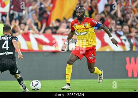 Seko Fofana (8) von RC Lens, das während eines Fußballspiels zwischen dem T Racing Club de Lens und dem AC Ajaccio am 37. Spieltag der Ligue 1 Uber Eats Saison 2022-2023 am Sonntag, dem 27. Mai 2023 in Lens, Frankreich, abgebildet wurde. FOTO SPORTPIX | David Catry Stockfoto