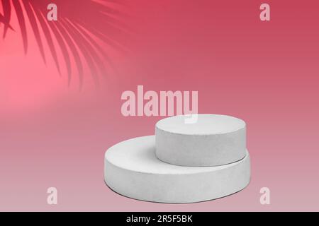 Podium für Kosmetik, Seife, Artikelpräsentation. Abstrakte Minimale Geometrische Kugel. Zylinder Zwei Formen, Weicher Schatten. Anzuzeigende Szene Produkt, Objekt. Sho Stockfoto