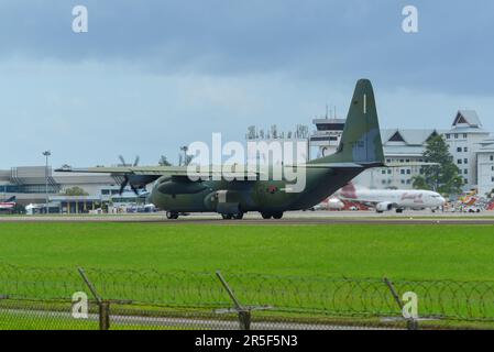 Langkawi, Malaysia - 28. Mai 2023. Luftwaffe Republik Korea (ROKAF) Lockheed Martin C-130J-30 Hercules (45-750) Rolling für den Start ab Langkawi A. Stockfoto