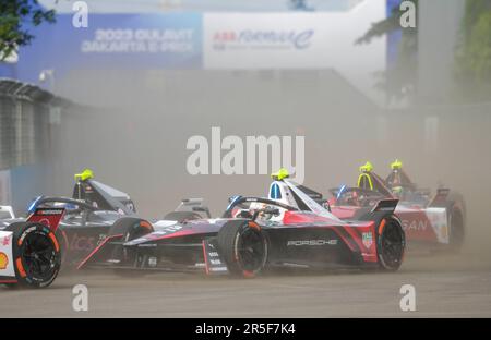 Jakarta, Indonesien. 3. Juni 2023. Rennfahrer nehmen am 3. Juni 2023 am ABB Formula-E Championship JAKARTA E-Prix in Jakarta, Indonesien, Teil. Kredit: Zulkarnain/Xinhua/Alamy Live News Stockfoto