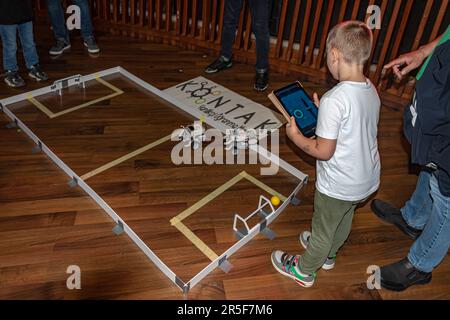 Die Sarajevo Maker Faire findet dieses Wochenende in Skenderija statt. Die Messe ist eine internationale Messe für Wissenschaft, Innovation, Technologie und kreatives Schaffen Stockfoto