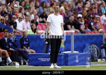 EINDHOVEN - VfL Wolfsburg Coach Tommy Stroot während des UEFA Champions League Finales für Frauen zwischen dem FC Barcelona und dem VfL Wolfsburg am 3. Juni 2023 im Phillips Stadion in Eindhoven, Niederlande. ANP MAURICE VAN STONE Stockfoto