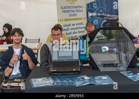 Die Sarajevo Maker Faire findet dieses Wochenende in Skenderija statt. Die Messe ist eine internationale Messe für Wissenschaft, Innovation, Technologie und kreatives Schaffen Stockfoto