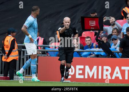 London, Großbritannien. 3. Juni 2023Referee Punkte für das FA-Cup-Finale zwischen Manchester City und Manchester United im Wembley Stadium, London, am Samstag, den 3. Juni 2023. (Foto: Federico Guerra Maranesi | MI News) Guthaben: MI News & Sport /Alamy Live News Stockfoto