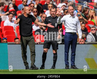 London, Großbritannien. 03. Juni 2023. 03. Juni 2023 – Manchester City/Manchester United – Emirates FA Cup Final – Wembley Stadium Erik Ten Hag und Pep Guardiola während des FA Cup Finales 2023. Bildkredit: Mark Pain / Alamy Live News Stockfoto