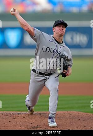 02. JUNI 2023: Die Colorado Rockies beginnen mit dem Pitcher Chase Anderson (45). Im Kauffman Stadium, Kansas City, Missouri, findet ein Pitch statt. Jon Robichaud/CSM. Stockfoto