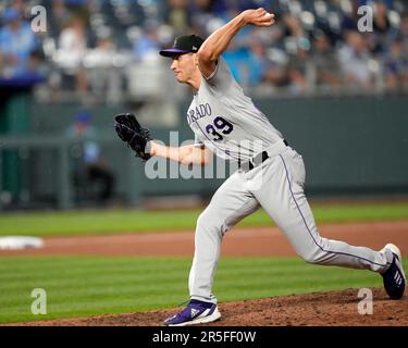 02. JUNI 2023: Colorado Rockies Relief Pitcher Brent Suter (39) präsentiert im Kauffman Stadium in Kansas City, Missouri, ein spätes Spiel. Jon Robichaud/CSM. Stockfoto