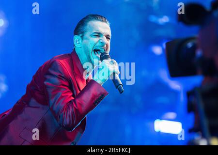 Köln, Deutschland. 5. Juni 2017. Dave Gahan und Depeche Mode durchführen live am Rhein Energie Stadion in Köln inmitten engen Sicherheitskontrolle Stockfoto