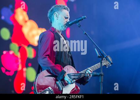 Köln, Deutschland. 5. Juni 2017. Dave Gahan und Depeche Mode durchführen live am Rhein Energie Stadion in Köln inmitten engen Sicherheitskontrolle Stockfoto