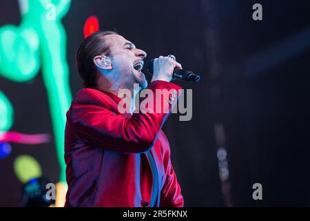 Köln, Deutschland. 5. Juni 2017. Dave Gahan und Depeche Mode durchführen live am Rhein Energie Stadion in Köln inmitten engen Sicherheitskontrolle Stockfoto