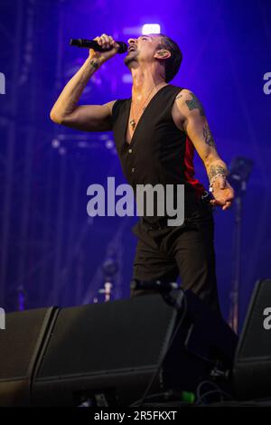 Köln, Deutschland. 5. Juni 2017. Dave Gahan und Depeche Mode durchführen live am Rhein Energie Stadion in Köln inmitten engen Sicherheitskontrolle Stockfoto