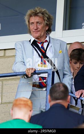 Rod Stewart auf den Tribünen vor dem Scottish Cup-Finale im Hampden Park, Glasgow. Foto: Samstag, 3. Juni 2023. Stockfoto