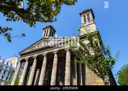 Die katholische Kirche Saint-Vincent de Paul, die Kirche Saint-Vincent-de-Paul, die im neoklassizistischen Stil erbaut wurde, befindet sich in der Nähe des Gare du Nord, Paris, FR. Stockfoto