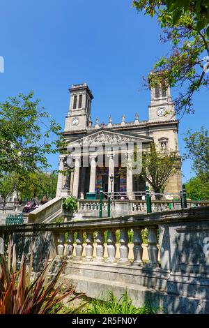 Die katholische Kirche Saint-Vincent de Paul, die Kirche Saint-Vincent-de-Paul, die im neoklassizistischen Stil erbaut wurde, befindet sich in der Nähe des Gare du Nord, Paris, FR. Stockfoto