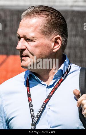 Montmelo, Barcelona, Spanien. 02. Juni 2023; Jos VERSTAPPEN, Vater von Max, während der FIA-Weltmeisterschaft F1 gesehen. Formel 1 Grand Prix von Spanien, Circuit de Catalunya in der Nähe von Montmelo - Bild mit gebührenpflichtiger Haftung - Foto: © Cristiano BARNI / ATP Bilder (BARNI Cristiano / ATP / SPP) Stockfoto