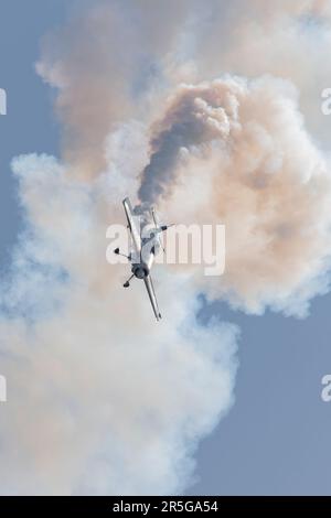 Sukhoi Su-31 auf der Pardubice Air Show 2023 in Pardubice, Tschechische Republik Stockfoto