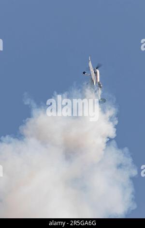 Sukhoi Su-31 auf der Pardubice Air Show 2023 in Pardubice, Tschechische Republik Stockfoto