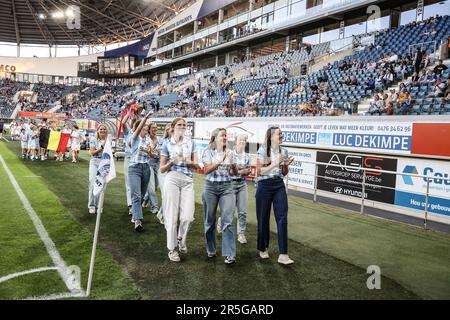 Gent, Belgien. 03. Juni 2023. Die Hockeyspieler von Gantoise wurden in der Halbzeit eines Fußballspiels zwischen KAA Gent und Standard de Liege am Samstag, den 03. Juni 2023 in Brügge, am 6. (Von 6) Tag der Europa-Play-offs in der ersten Liga der „Jupiler Pro League“ der belgischen Meisterschaft dargestellt. BELGA FOTO BRUNO FAHY Kredit: Belga News Agency/Alamy Live News Stockfoto