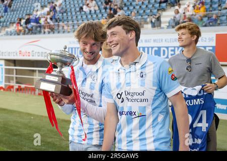 Gent, Belgien. 03. Juni 2023. Die Hockeyspieler von Gantoise wurden in der Halbzeit eines Fußballspiels zwischen KAA Gent und Standard de Liege am Samstag, den 03. Juni 2023 in Brügge, am 6. (Von 6) Tag der Europa-Play-offs in der ersten Liga der „Jupiler Pro League“ der belgischen Meisterschaft dargestellt. BELGA FOTO BRUNO FAHY Kredit: Belga News Agency/Alamy Live News Stockfoto