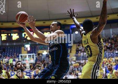 Tuein, Italien. 03. Juni 2023. #13 Pierpaolo Marini (Gruppo Mascio Treviglio) während des Playoff - reale Mutua Torino vs Gruppo Mascio Treviglio, italienische Basketball-Meisterschaft der A2 Männer in Tuein, Italien, Juni 03 2023 Kredit: Independent Photo Agency/Alamy Live News Stockfoto