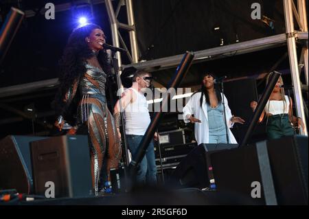 London, Großbritannien. 3. Juni 2023. Beverley Knight tritt im Mighty Hoopla 2023, Day 1 mit mehr als 200 Künstlern und Parfümmachern auf 10 Bühnen auf, die das Beste der Pop-, alternativen und schwulen Kultur im Brockwell Park zeigen. Kredit: Siehe Li/Picture Capital/Alamy Live News Stockfoto